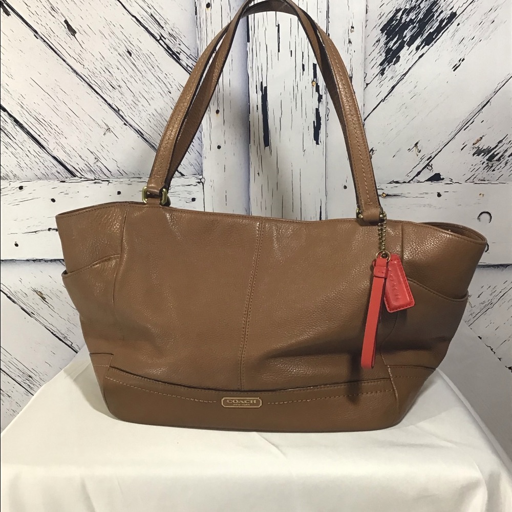 Coach Purse Tan/Brown in Like New Condition